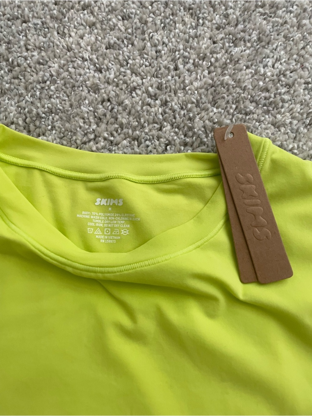 SKIMS Fits Everybody Daffodil Short Sleeve Bodysuit - Picture 2 of 3
